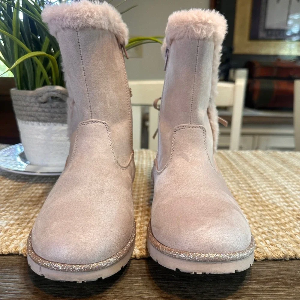 Seychelles Anthropology Girls Blizzard Boots Size 3M‎ Pink Faux Fur Iridescent